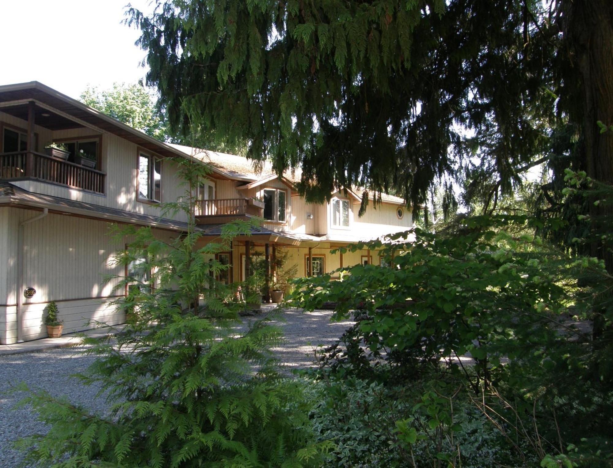 Cedar Wood Bed & Breakfast Port Alberni