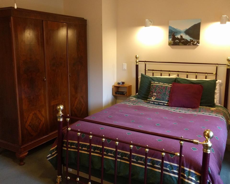 Cedar Wood 4* Port Alberni