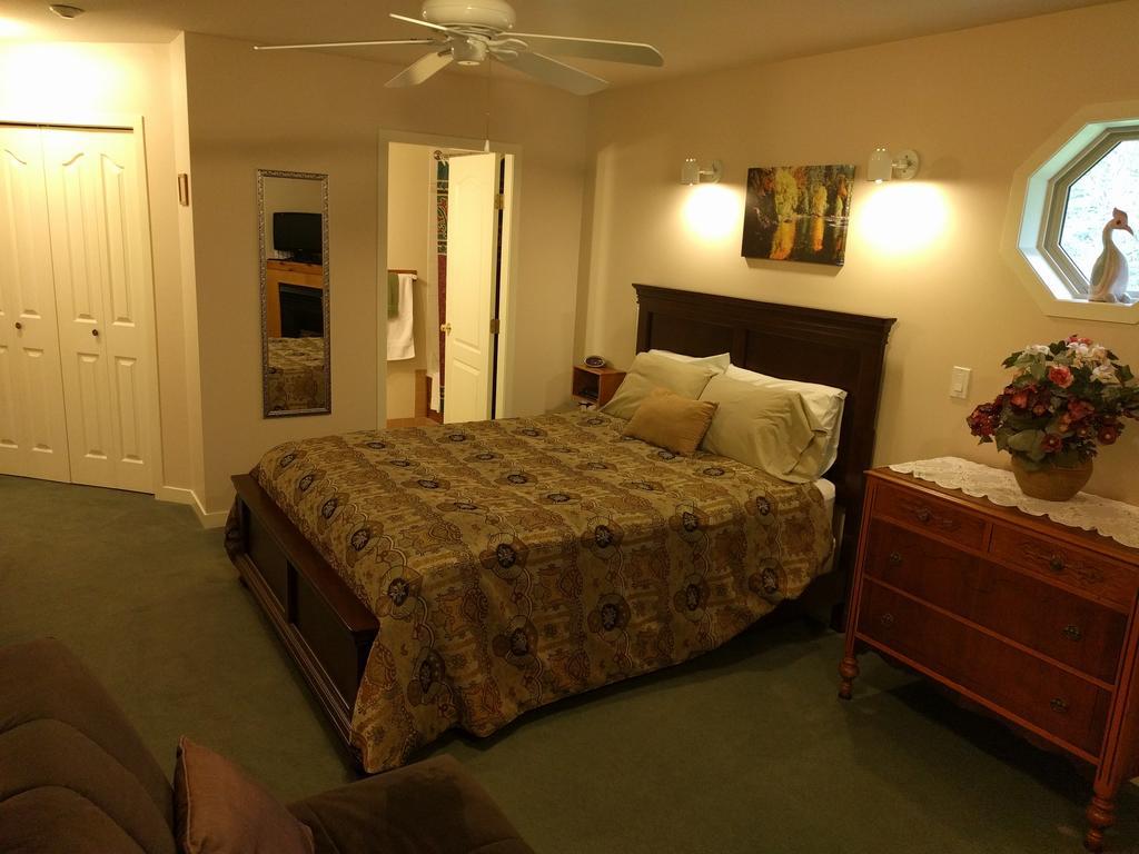 Cedar Wood 4*