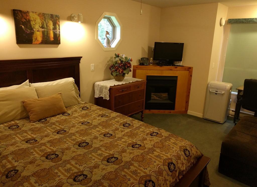 Cedar Wood 4* Port Alberni