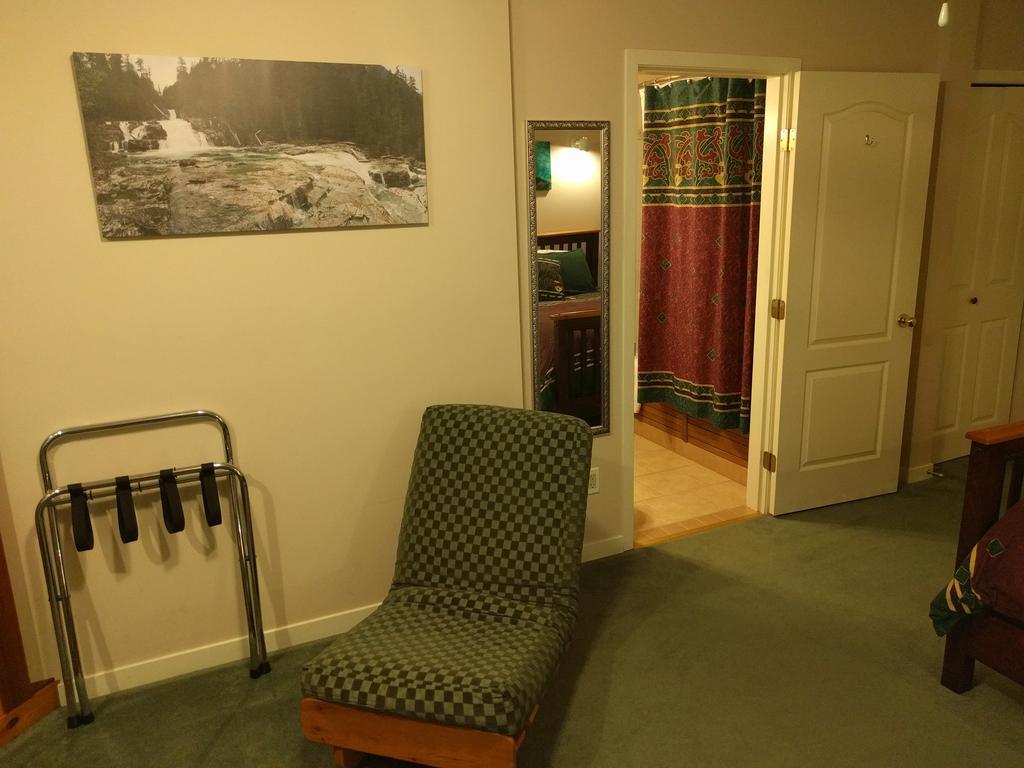 Cedar Wood Bed & Breakfast 4*