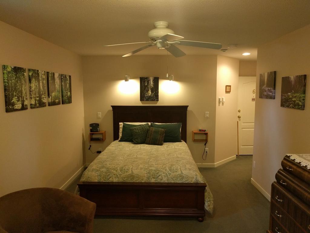 Bed & Breakfast Cedar Wood