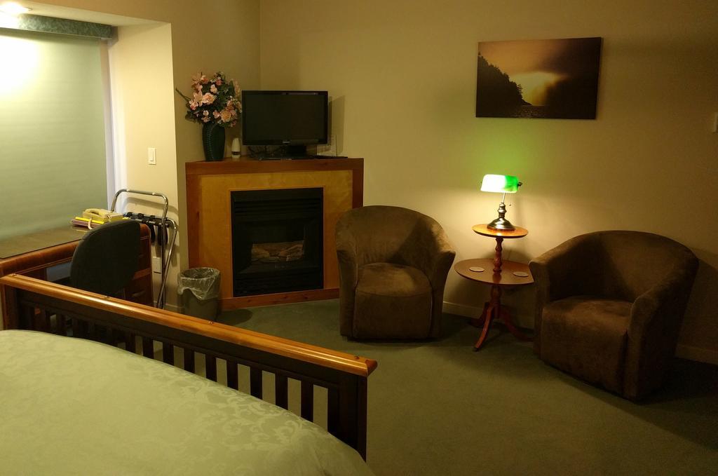 Cedar Wood Bed & Breakfast 4*