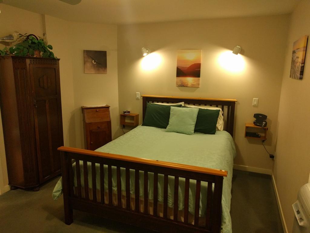 Cedar Wood 4*