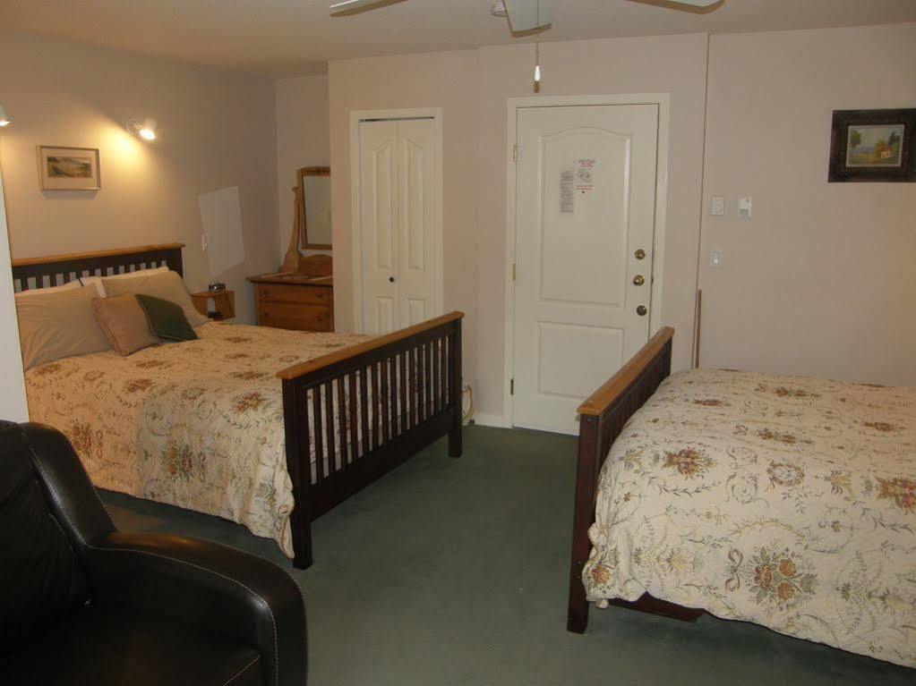 Bed & Breakfast Cedar Wood 4*