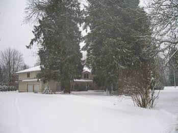 Cedar Wood 4* Port Alberni